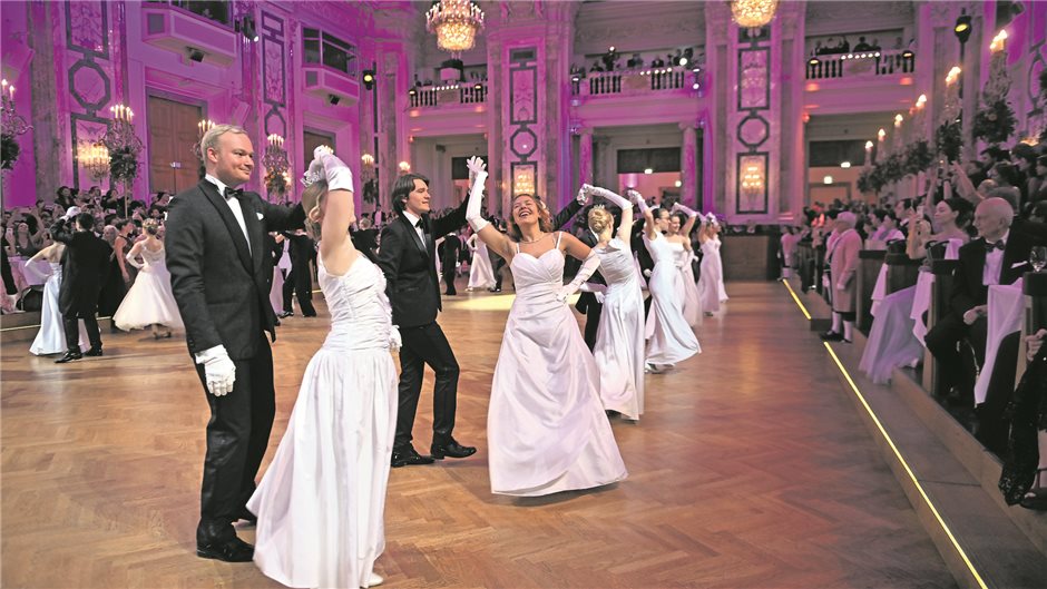 Das glatte Parkett, die ungewohnte Live-Musik, die vielen Zuschauer... Es gibt u...