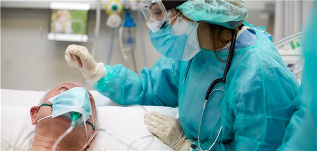 Das massiv bedrohliche Erlebnis, keine Luft mehr zu bekommen, kann bei intensivpflichtigen COVID-19-Patienten eine posttraumatische Belastungsstörung mit Intrusionen auslösen.