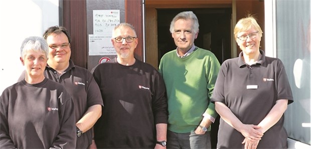 "Vier Millionen sind hier durchgegangen" Das medizinische Team im Lager Friedland rund um Hausarzt Dr. Andreas Gewecke (zweiter von rechts).
