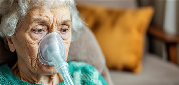 Maskenbeatmete, ältere Patientin