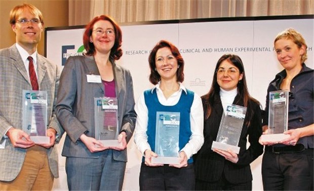 Hohe Auszeichnung für Nachwuchsforscher im Bereich Schmerz Das sind die fünf Forscher: Privatdozent Gunnar-Lutz Wasner, Dr. Elspeth Hutton, Dr. Rebeccah Slater, Dr. Luana Colloca, Dr. Tine Vervoort.