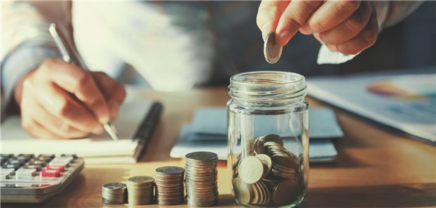 Das ungedeckelte Honorar soll beschnitten werden. Ärzteverbände sehen darin Grund genug, aufzubegehren, der GKV-Spitzenverband nicht.