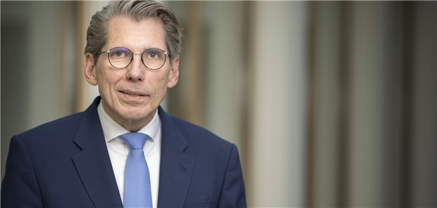 Kürzungen im Etat des Gesundheitsministeriums für DAK-Chef ein „Offenbarungseid“ „Das widersprüchliche Vorgehen der Bundesregierung ist nicht zu vermitteln“: der DAK-Vorstandsvorsitzende Andreas Storm.