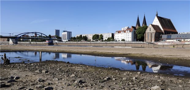 Brandenburg bereitet Hitzeaktionsplan vor Dass Frankfurt an der Oder liegt, war im Juli kaum noch zu erkennen. Weil Brandenburg zu den am stärksten von Hitze betroffenen Regionen in Deutschland zählt, soll ein Hitzeaktionsplan her.