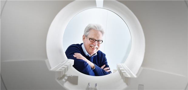 Bedeutendster Technikpreis Deutschlands für FLASH-MRT Dass MRT-Untersuchungen heute schnell vonstattengehen, ist Professor Jens Frahm und seinem Team zu verdanken. Die Forscher entwickelten in den frühen 1980er Jahren das FLASH-MRT-Verfahren.