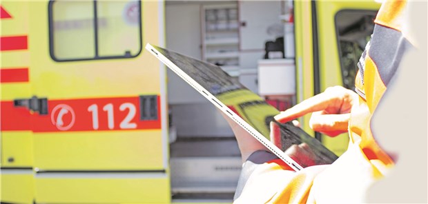 Rettungssanitäter wirbt für Retter-Apps Dass die Notrufnummer 112 eine solche Verbreitung fand, ist der Initiative der Björn Steiger Stiftung zu verdanken. Und auch Retter-Apps helfen, damit Hilfe schnell vor Ort ist.