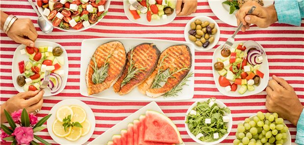 Dass die mediterrane Ernährung für KHK-Patienten von Vorteil ist, darauf deuten die Ergebnisse einer Studie hin.