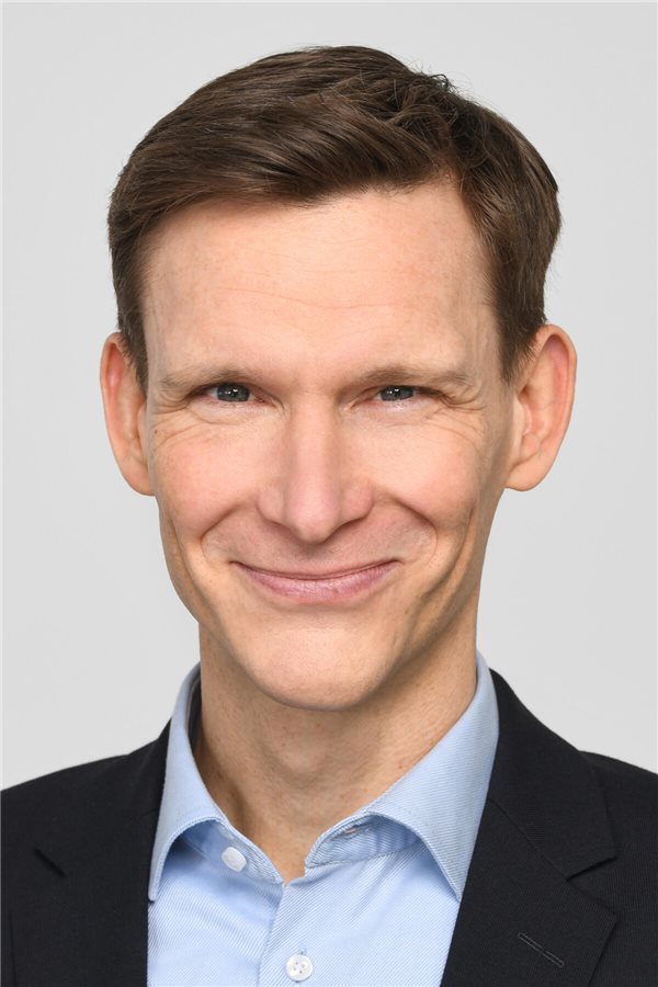 „Jüngere Menschen unterschätzen oft ihr Pflegerisiko“ David Scheller-Kreinsen ist stellvertretender Direktor des Wissenschaftlichen Instituts der AOK (WIdO)und Leiter des Forschungsbereichs Gesundheitspolitik und Systemanalysen.