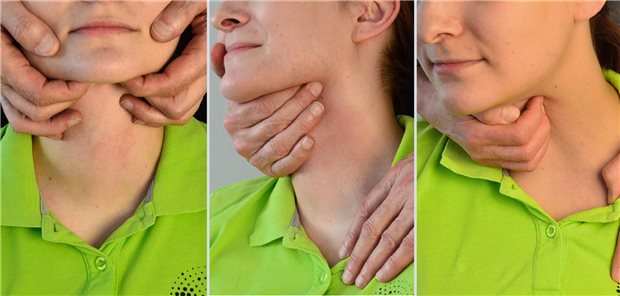 Dehnen der Halsmuskulatur kann gegen das Globusgefühl helfen.