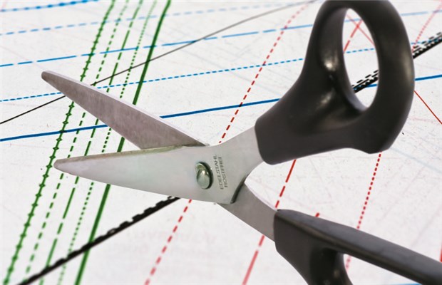 Delegation oder Substitution - was ist das richtige Schnittmuster? © [M] Schere: Michalski | Schnittmuster: Paulussen / fotolia.com