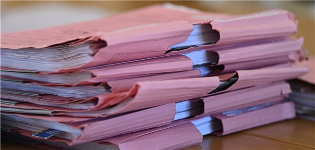 Frankfurter Ex-Staatsanwalt wieder in Haft Dem einstigen Leiter der Zentralstelle für Medizinwirtschaftsstrafrecht (ZMS) bei der Frankfurter Generalstaatsanwaltschaft wird jetzt auch gewerbsmäßige Untreue und Steuerhinterziehung zur Last gelegt.