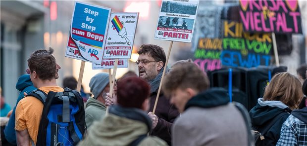 Demonstration für Vielfalt und Toleranz in Cottbus am vergangenen Dienstag: Die Delegierten der LÄKH sehen solche Demonstrationen als „ermutigend“ an.