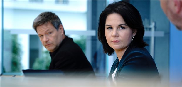 Den Grünen-Führungskräften Robert Habeck und Annalena Baerbock schwebt eine Bürgerversicherung vor, die PKV sieht‘s mit Unbehagen.