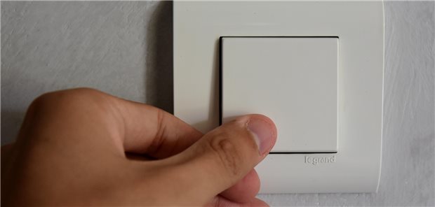 Aus Protest: Praxen in Schleswig-Holstein machen das Licht aus Den Lichtschalter betätigen am 7. Dezember die Ärzte in Schleswig-Holstein. Anlass ist die aus ihrer Sicht mangelnde Unterstützung durch die Regierung.