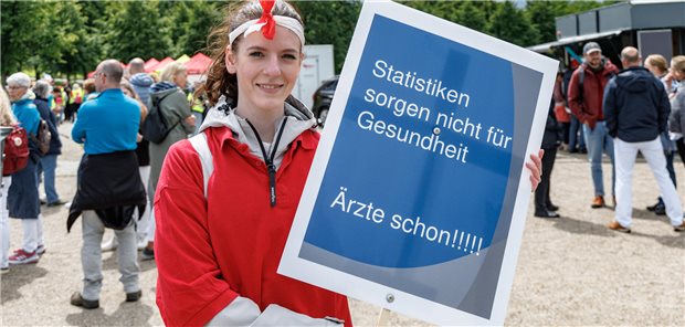 Den Protest der Ärztinnen und Ärzte beim Auftakt der Konferenz haben die Gesundheitsminister gehört. Sie gründen eine eigene Arbeitsgruppe für die ambulante Versorgung.