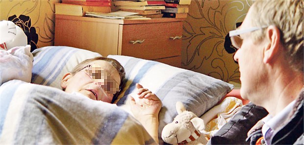 Da sein, um Schmerz und Freude zu teilen Den Schmerz teilen: Hausarzt und Palliativmediziner Dr. Matthias Kreft und seine Palliativpatientin Frau E.