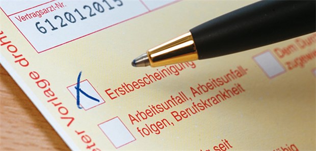 Hitzige Debatte um Krankmeldung entbrannt Den gelben Schein verlangen Arbeitgeber meist ab dem dritten Krankheitstag, oft aber auch schon früher.