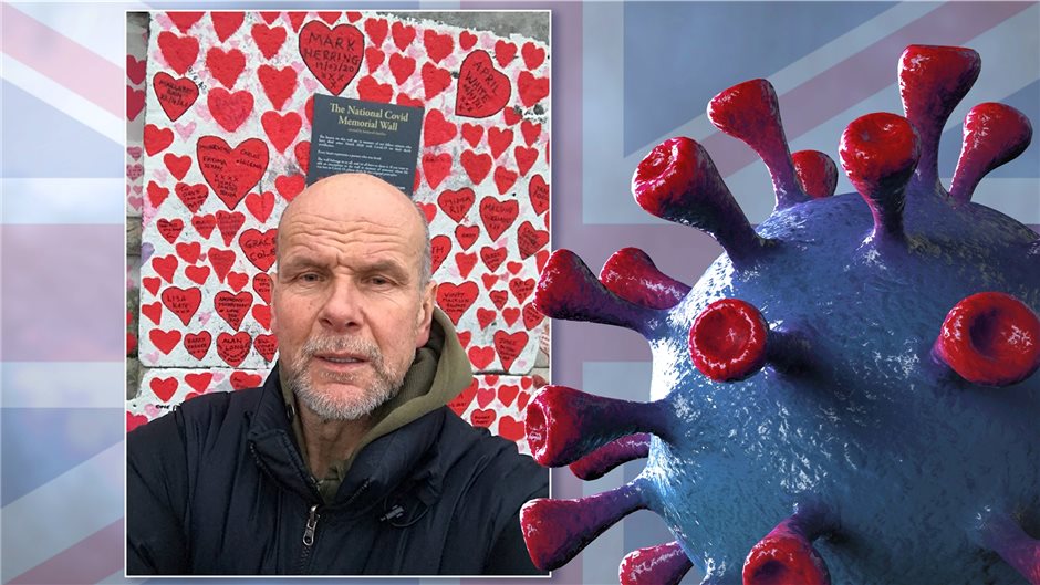 Denkmal für die mehr als 140.000 britischen COVID-Toten an der Wand des Londoner...