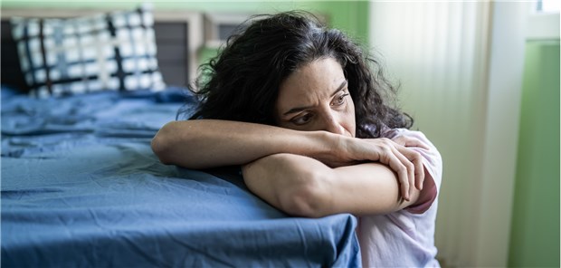 Mit Schlafmitteln das Suizidrisiko senken? Depressionen am Bett: Schlafmittel könnten Patienten vor drastischen Schritten schützen. (Symbolbild mit Fotomodell)