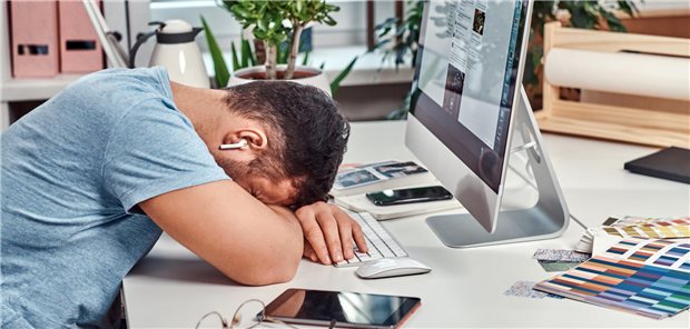 Deprimiert oder nur müde? Arbeitgeber werden in Zukunft noch mehr auf die Befindlichkeiten ihrer Mitarbeiter eingehen müssen.