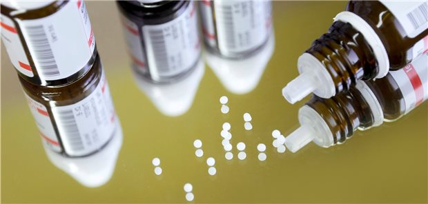 Der Ärztetag in Bremen beschließt, die Zusatzbezeichnung Homöopathie aus der Musterweiterbildungsordnung zu streichen.