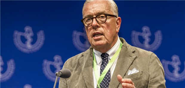 Der Ärztetag setzt auf Kontinuität: Dr. Klaus Reinhardt wurde als BÄK-Präsident wiedergewählt.
