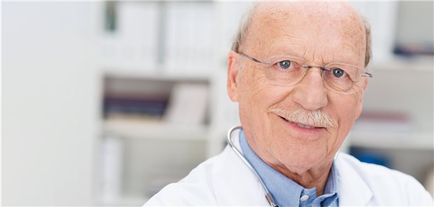 Der Altersdurchschnitt der Ärzte in Rheinland-Pfalz steigt, fast ein Viertel der Ärzte ist 60 oder älter. (Motiv mit Fotomodell)