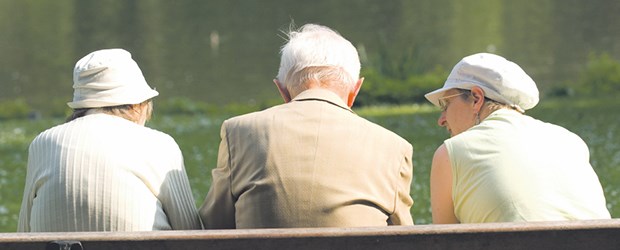 Keine Angst vor dem demografischen Wandel Der Anteil der Deutschen, die über 65 Jahre alt sind, nimmt zu. 2010 waren es 20 Prozent.