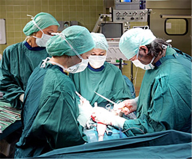Interesse an der Chirurgie nimmt bei jungen Ärzten deutlich zu Der Arbeitsplatz OP wird bei jungen Medizinern wieder attraktiver.