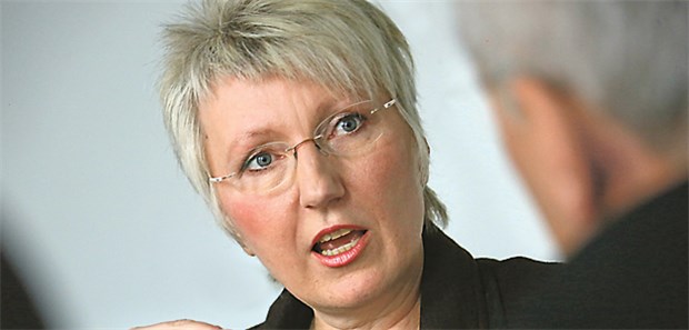 Der Arzt erhält wertvolle Informationen Der Arzt bleibt für die Wirtschaftlichkeit mitverantwortlich: Dr. Antje Haas vom GKV-Spitzenverband.