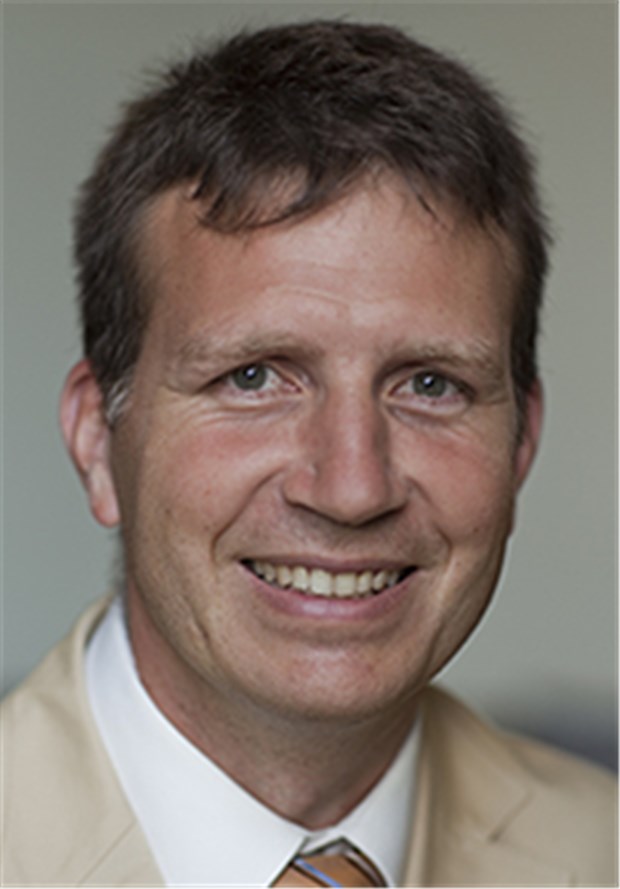 FDP will mehr Alkoholscreenings in Hausarztpraxen Der Arzt und FDP-Abgeordnete Dr. Stefan Romberg fordert "wohnortnahe multiprofessionelle Behandlungszentren für alkoholbedingte Störungen".