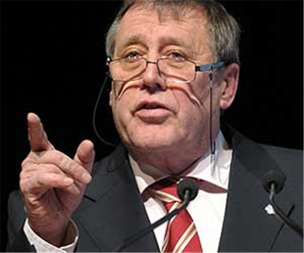 Bayerischer Hausärzteverband vor der Zerreißprobe Der Austritt von Dr. Wolfgang Hoppenthaller könnte fatale Folgen für den Bayerischen Hausärzteverband haben - nämlich dann, wenn ihm viele Ärzte nachfolgen.