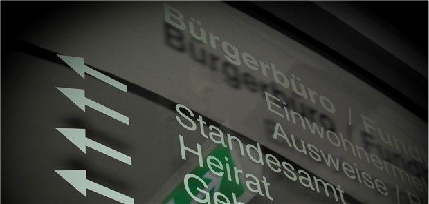 Organspende gehört nicht ins Bürgerbüro! Der Beamtenbund weist darauf hin, dass Mitarbeiter in Bürgerbüros nicht für Aufklärungsgespräche in Sachen Organspende geschult sind.