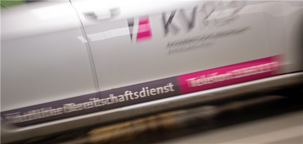 Der Bereitschaftsdienst rechnet sich großteils nicht. Konsequenz: Vertragsärzte müssen ihn mit einer Umlage aus ihren Honoraren bezuschussen.