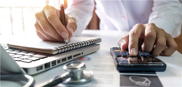 Der Bewertungsausschuss hat etliche der Pandemie geschuldete EBM-Abrechnungsausnahmen um weitere drei Monate bis Ende März 2022 verlängert.