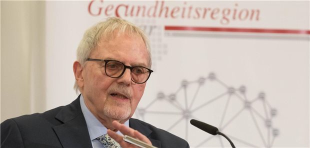 Saar-Ärzteschaft ehrt Werner Schreiber Der CDU-Sozialpolitiker Werner Schreiber ist mit der Ehrenplakette der saarländischen Ärzteschaft ausgezeichnet worden.