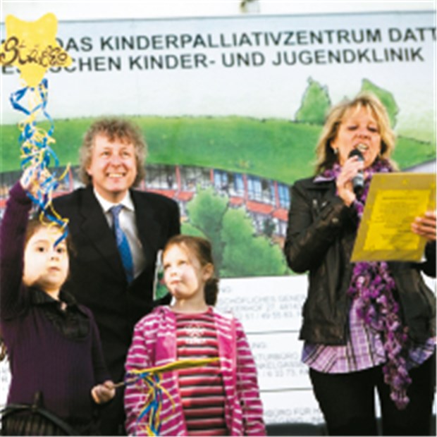 Erstes Palliativzentrum für Kinder eröffnet Der Chefarzt des Kinderpalliativzentrums in Datteln Professor Boris Zernikow bei der Eröffnungsfeier des Zentrums. © Radike