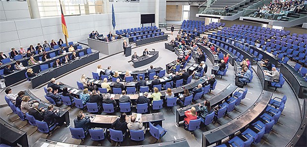 KBV im Visier der Politik Der Deutsche Bundestag: Am Donnerstagabend war die Selbstverwaltung Thema.