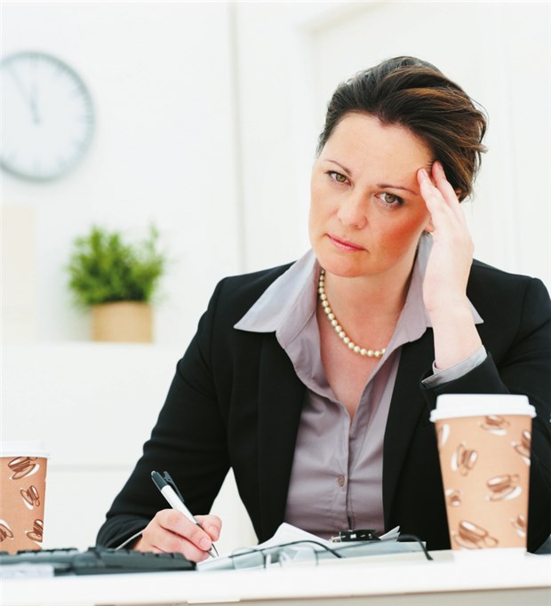 Die moderne Arbeitswelt fordert ihren Tribut Der Druck wächst: Immer mehr Arbeitnehmer werden durch die Belastung am Arbeitsplatz psychisch krank. © INSADCO / imago