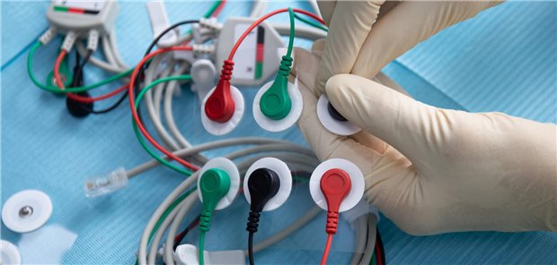 Der Effekt der lokalen Elektrostimulation wurde anhand von drei validierten Skalen beurteilt, dem PRO-Fatigue-Physical-, dem PRO-Fatigue-Mental- und dem Fatigue-VAS-Score. An Tag 56 waren die jeweiligen Werte in der aktiven Gruppe jeweils signifikant gegenüber dem Ausgangswert zurückgegangen (um median 28 Prozent, 25 Prozent bzw. 20 Prozent), im Gegensatz zur Vergleichsgruppe.