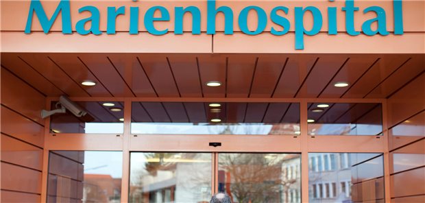 Krankenhaus in Osnabrück von Bombenentschärfung betroffen Der Eingang des Marienhospitals in Osnabrück, hier eine Archivaufnahme. Nicht alle Patienten aus dem Krankenhaus können verlegt werden.