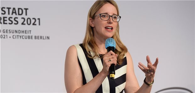 Die Lehren aus der Corona-Pandemie Der Ethikrat schreibe bereits an einem „Lessons Learned Papier“, das vor allem auch die Folgen der Pandemie für die junge Generation in den Blick nehmen werde, sagte die Vorsitzende des Deutschen Ethikrats, Professorin Alena Buyx am Dienstag in Berlin.