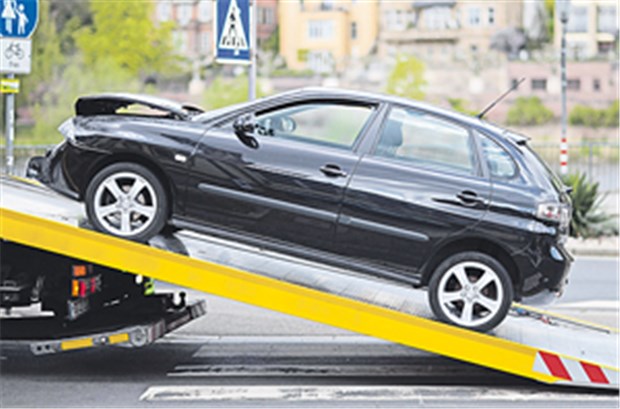 Unfall auf dem Weg zur Praxis steuerlich interessant Der Fiskus fragt nicht, wer am Auffahrunfall schuld war.