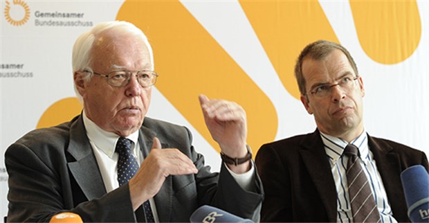 Bundesausschuss weitet Impfungen aus Der GBA-Vorsitzende Dr. Rainer Hess und der IQWiG-Chef Professor Jürgen Windeler am Donnerstag im Gemeinsamen Bundesausschuss.