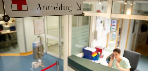 Der Gemeinsame Bundesausschuss bekommt jetzt die Verantwortung für die Entwicklung eines Ersteinschätzungsverfahrens am Empfangstresen im Krankenhaus.