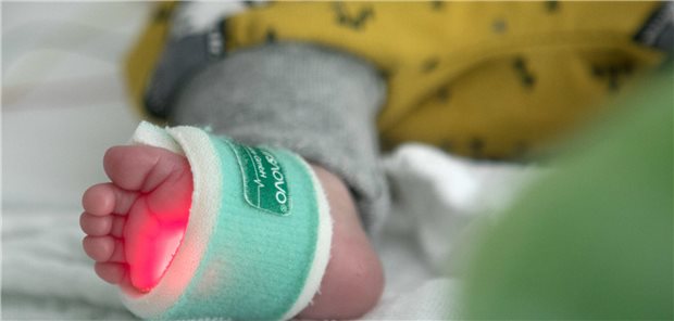 Der Gemeinsame Bundesausschuss hat die höhere Mindestmenge als „unverzichtbares Element der Qualitätssicherung“ bezeichnet. Das Sozialministerium in Baden-Württemberg bezweifelt, dass es zu einer höheren Qualität der Versorgung kommt.