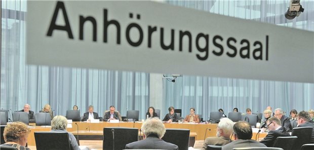 Der Gesundheitsausschuss hat zur Anhörung des GKV-Stabilisierungsgesetzes geladen – der Tenor der Stellungnahme ist kritisch.
