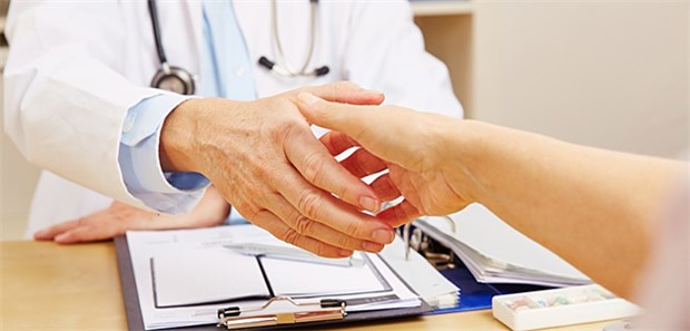 Erster Ansprechpartner muss der Hausarzt sein Der Hausarzt: Erster Ansprechpartner der ambulanten Versorgung.