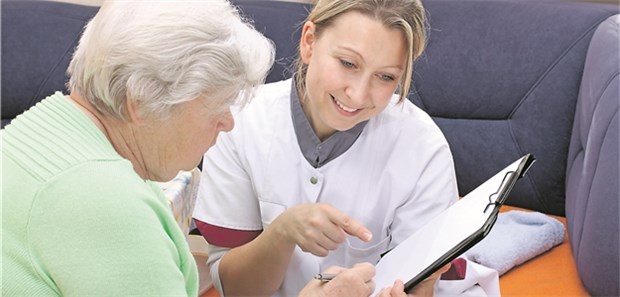 Der Hausbesuch einer NäPA wird im EBM mit 17,48 Euro inklusive Wegekosten vergütet. Hinzu kommt noch ein Zuschlag.