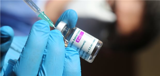 AstraZeneca bleibt liegen: Arzt bietet Termine via Ebay-Kleinanzeigen an Der Impfstoff von AstraZeneca ist bei vielen weniger beliebt. Damit er dennoch nicht verfällt, „verschenkt“ ein Arzt Impftermine bei Ebay-Kleinanzeigen.